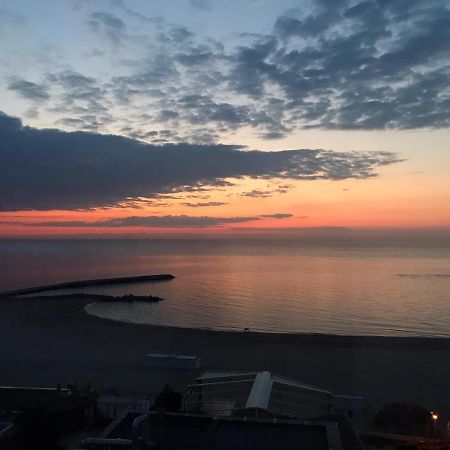 Faleza Nord Sea View Apartment Констанца Экстерьер фото
